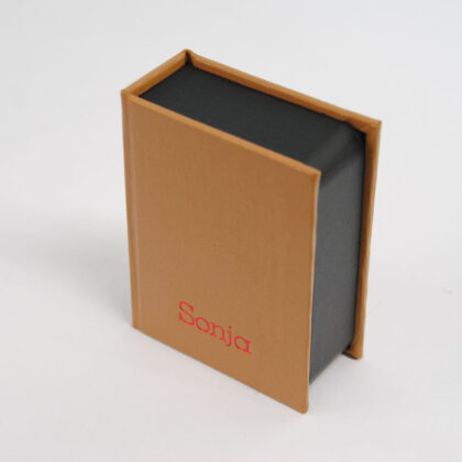 SMallBocks für 23 Zigaretten ocker/schwarz, Feuerzeugfach, personalisierbar